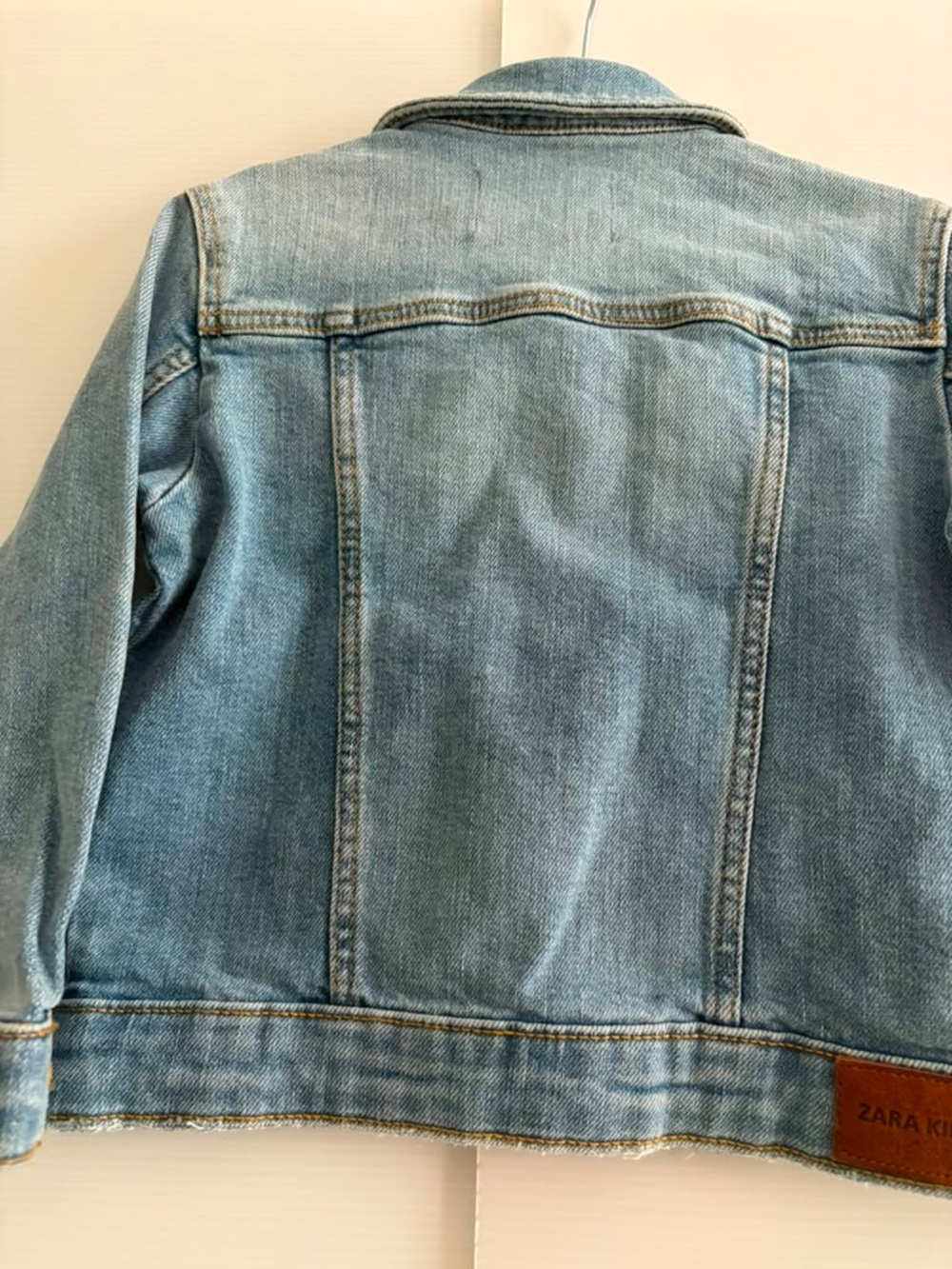 NWT Zara Kids Distressed Denim Jacket - Light Wash Size 5 Girls - Picture 9 of 9
